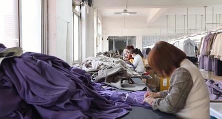 特步服裝加工廠與創業加盟 開啟成功之路